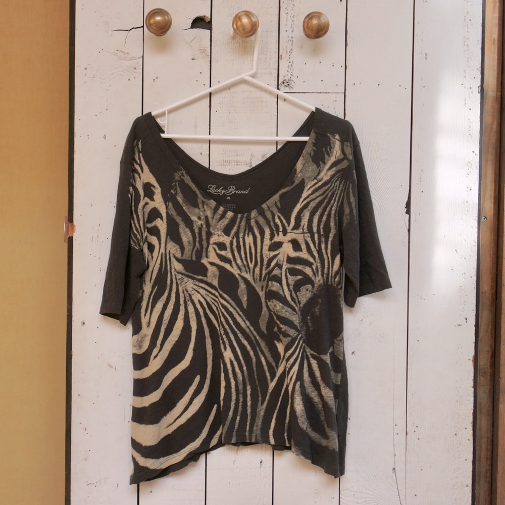 Lucky Brand Grey tiger print T-shirt medium